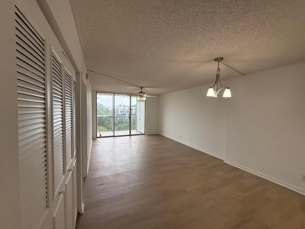 3161 NW 47TH TERRACE #402 Lauderdale Lakes, FL 33319