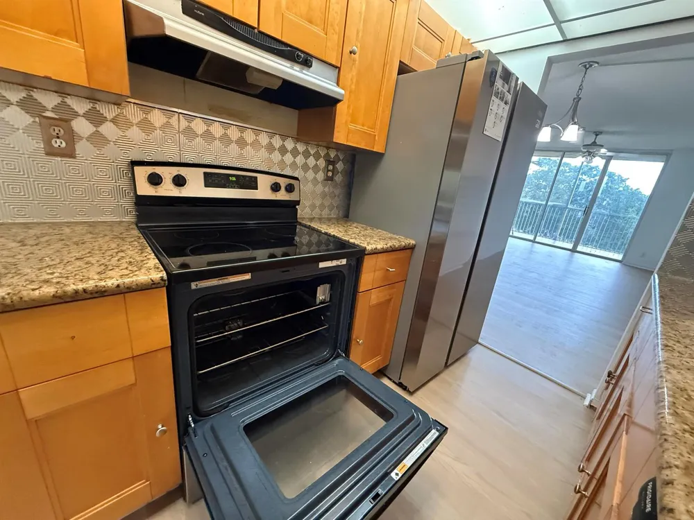3161 NW 47TH TERRACE #402 Lauderdale Lakes, FL 33319
