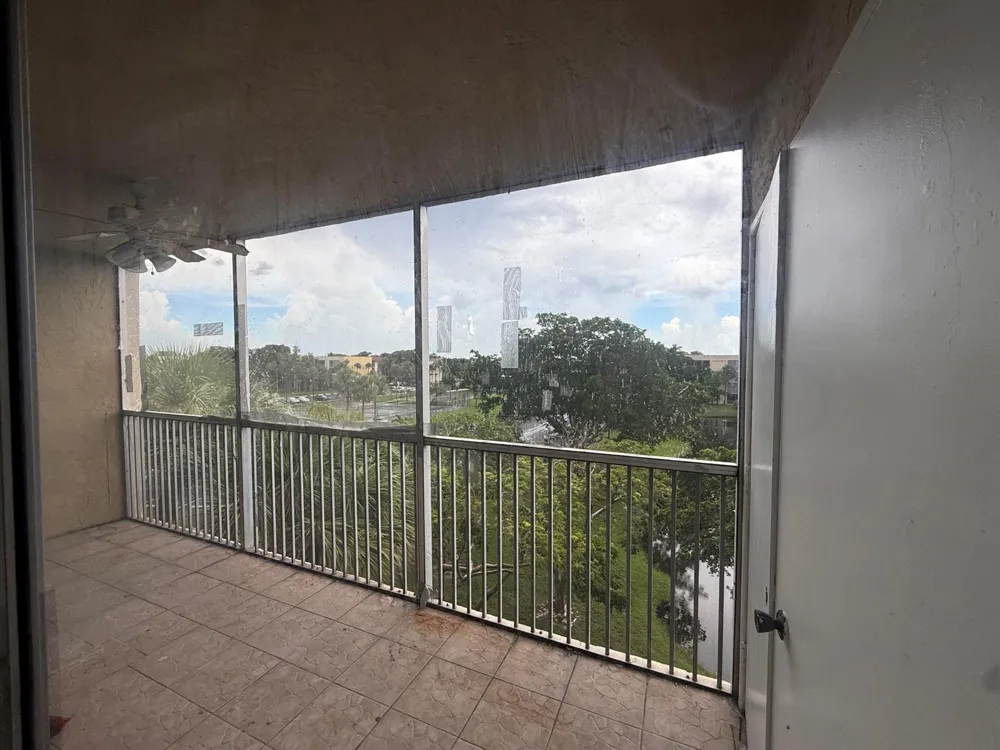 3161 NW 47TH TERRACE #402 Lauderdale Lakes, FL 33319