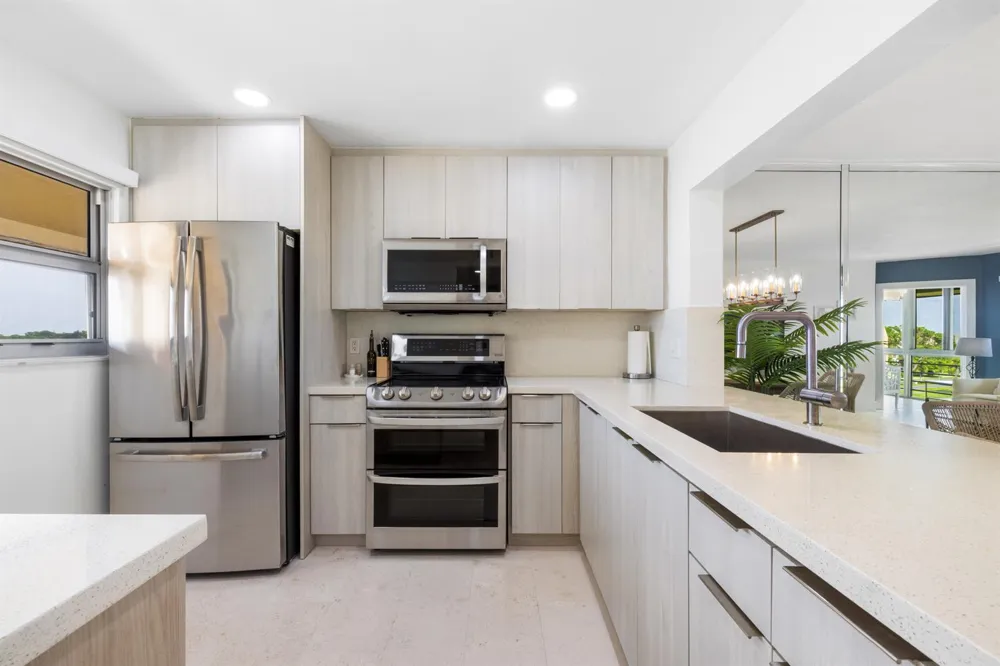 3654 VIA POINCIANA #603 Lake Worth, FL 33467