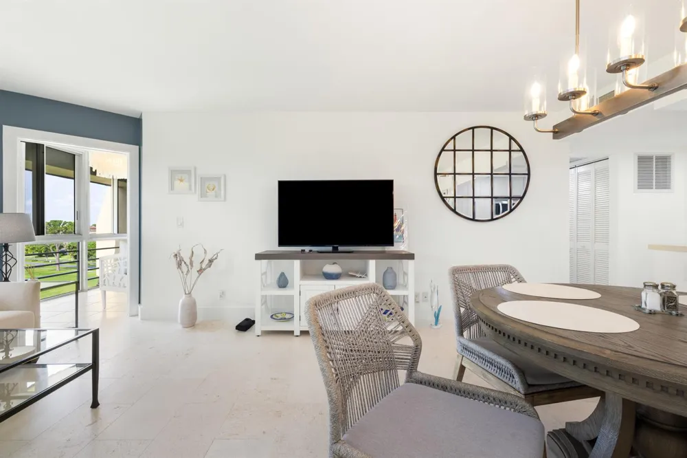 3654 VIA POINCIANA #603 Lake Worth, FL 33467