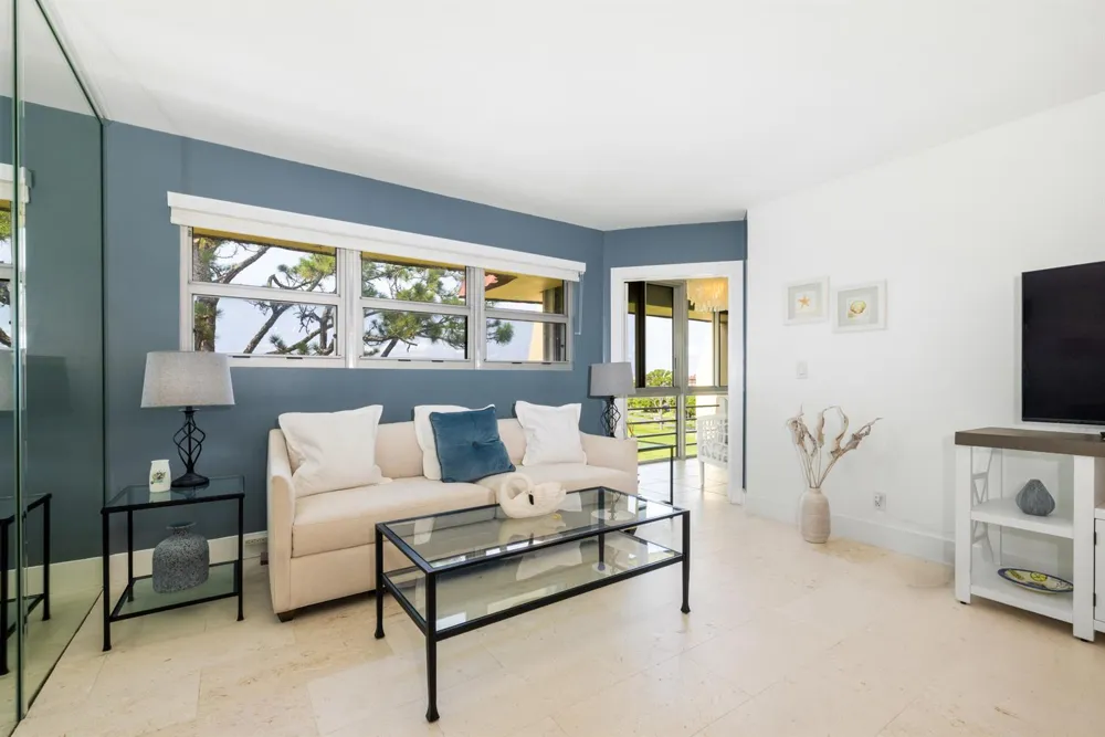 3654 VIA POINCIANA #603 Lake Worth, FL 33467