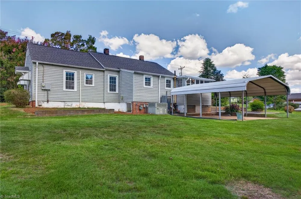 284 New Salem Road Randleman, NC 27317