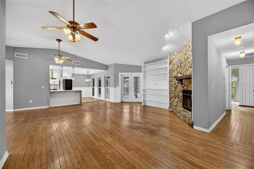 2203 GREENHILLS DRIVE Valrico, FL 33596