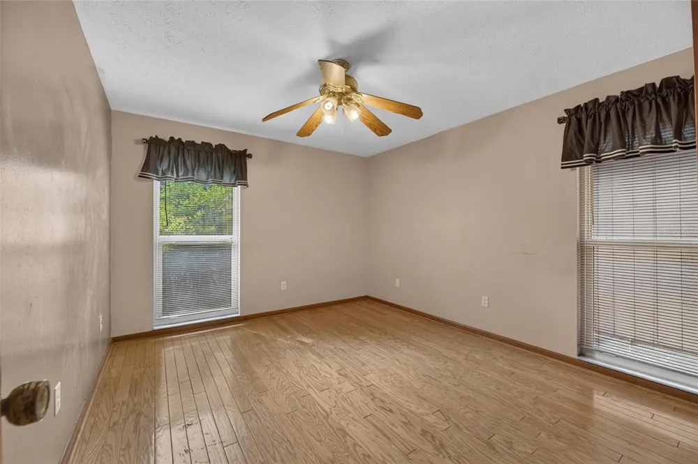 2203 GREENHILLS DRIVE Valrico, FL 33596