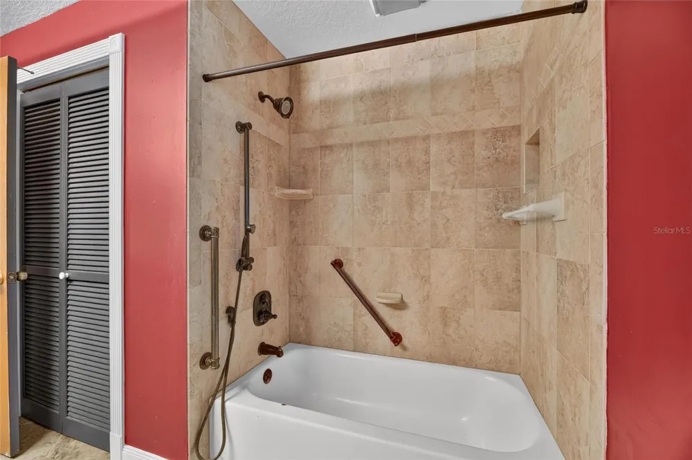2203 GREENHILLS DRIVE Valrico, FL 33596