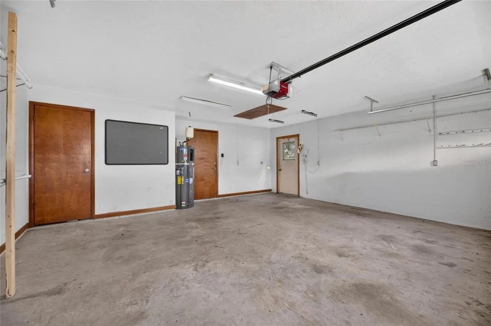2203 GREENHILLS DRIVE Valrico, FL 33596