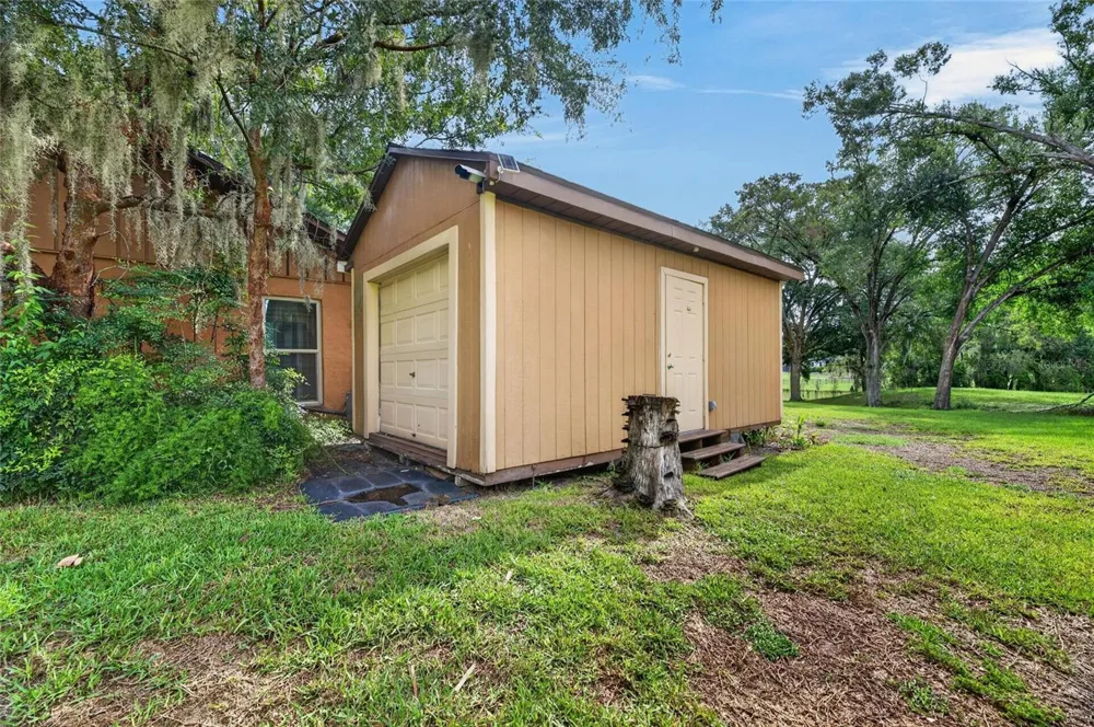 2203 GREENHILLS DRIVE Valrico, FL 33596