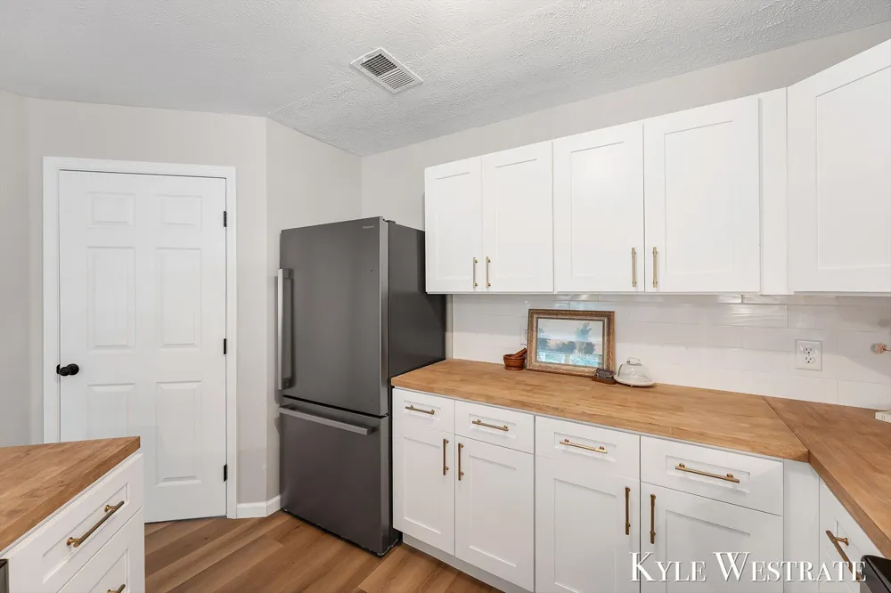 3149 Poplar Creek Drive SE #103 Kentwood City, MI 49512