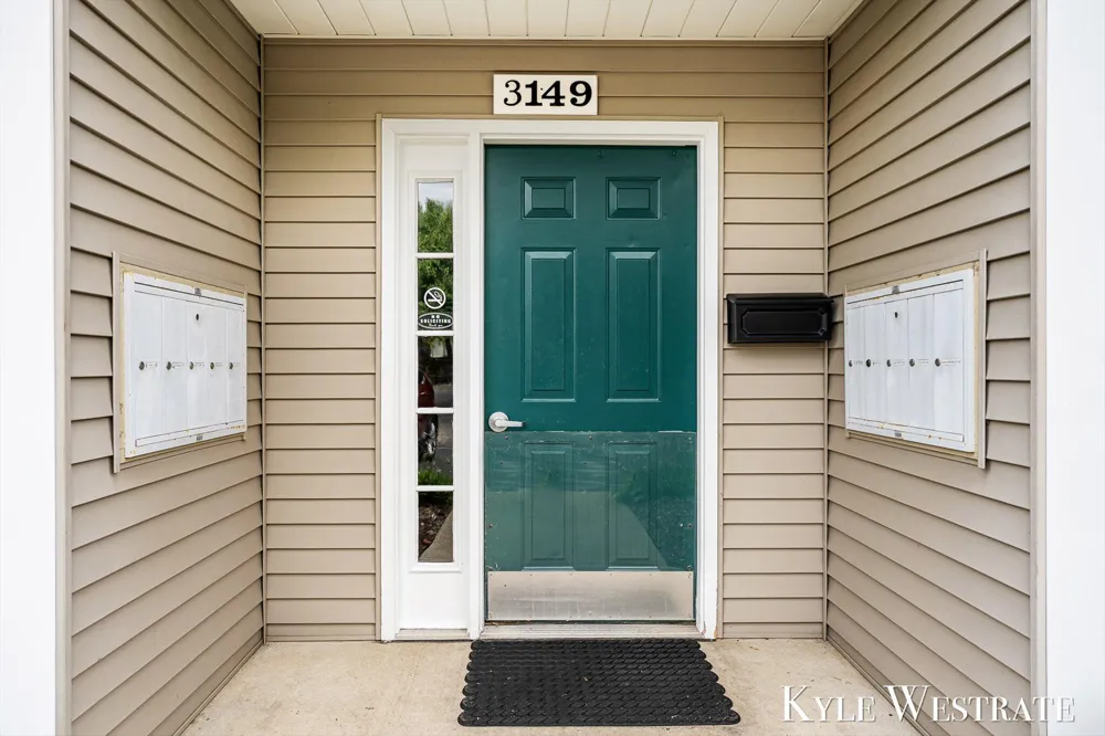 3149 Poplar Creek Drive SE #103 Kentwood City, MI 49512