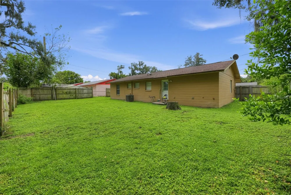 14632 STATE STREET Dade City, FL 33523