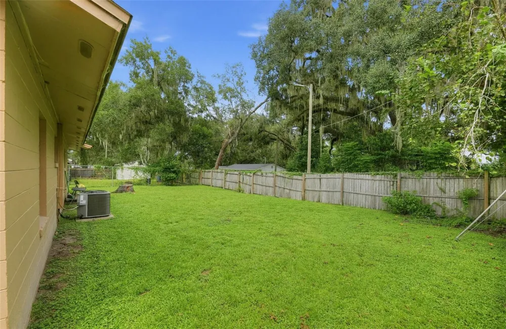 14632 STATE STREET Dade City, FL 33523