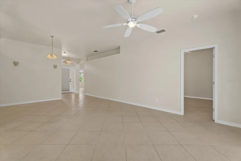 4350 BEEKMAN PLACE #108 Sarasota, FL 34235