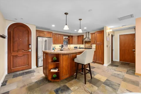 1812 West Avenue #404