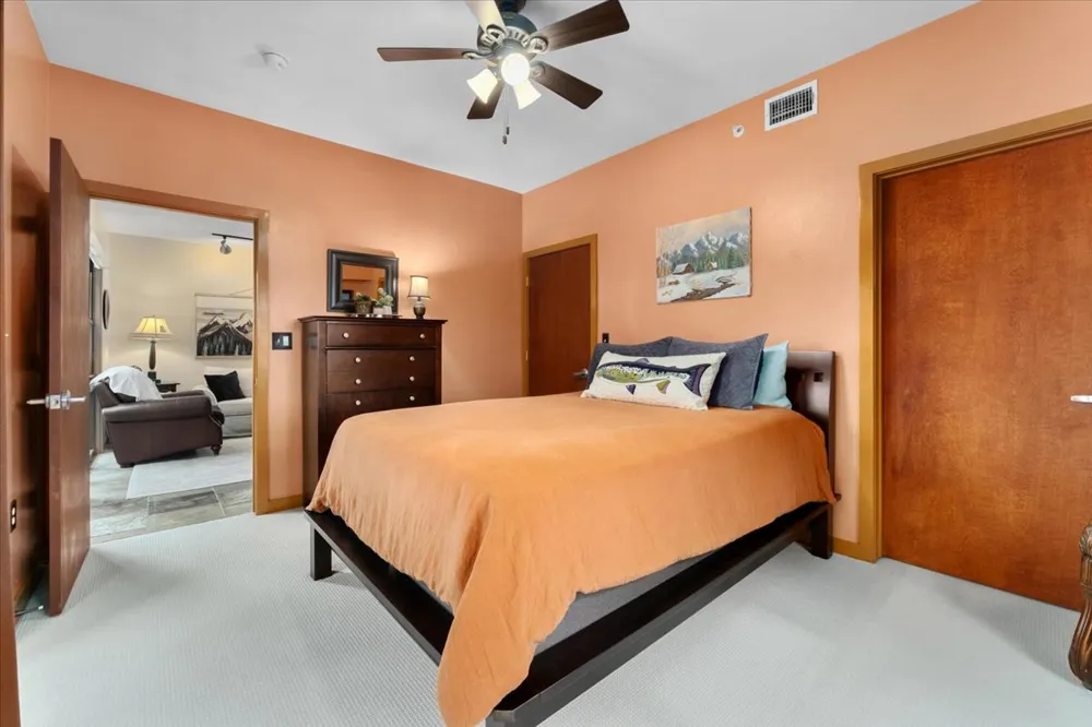 1812 West Avenue #404 Austin, TX 78701