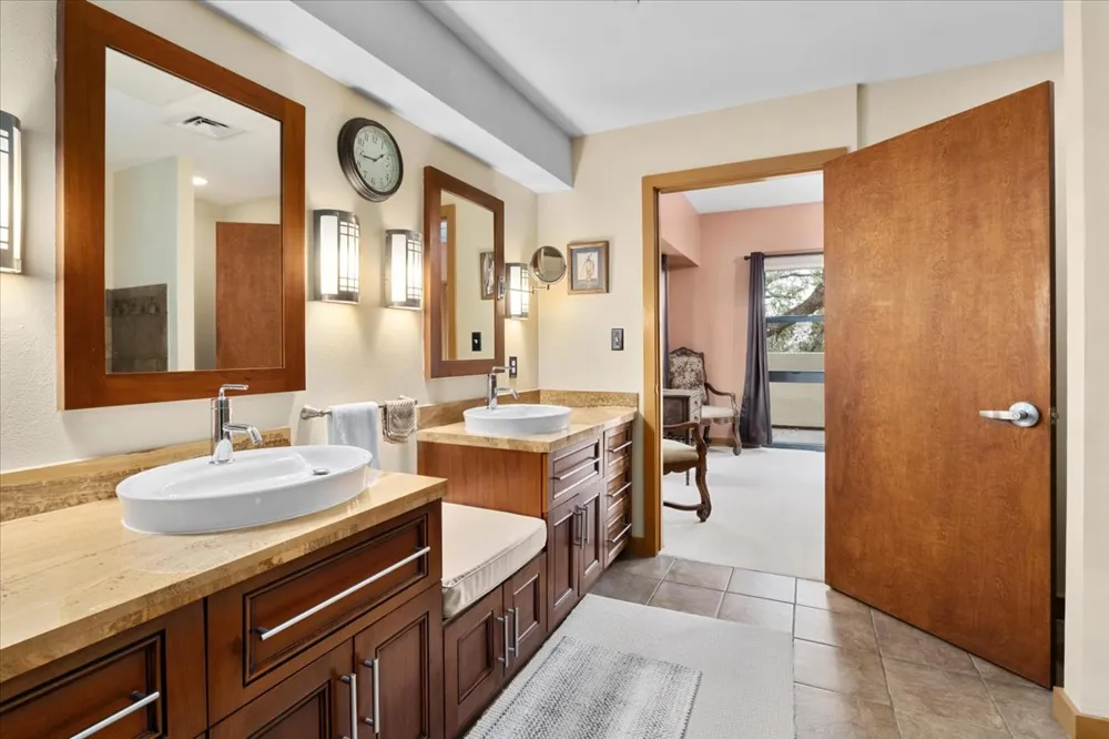 1812 West Avenue #404 Austin, TX 78701