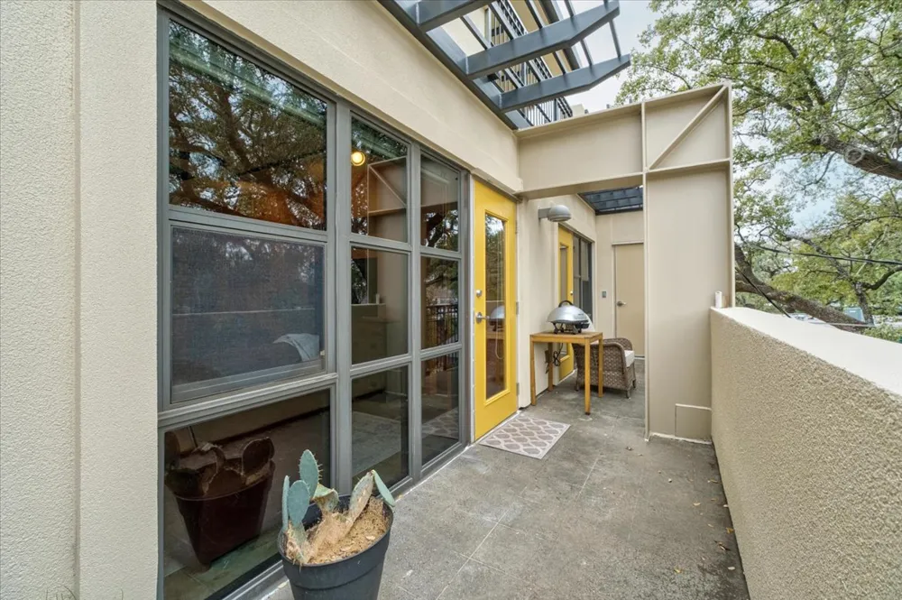 1812 West Avenue #404 Austin, TX 78701