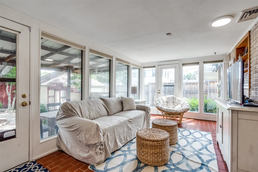 6933 Westlake Avenue Dallas, TX 75214