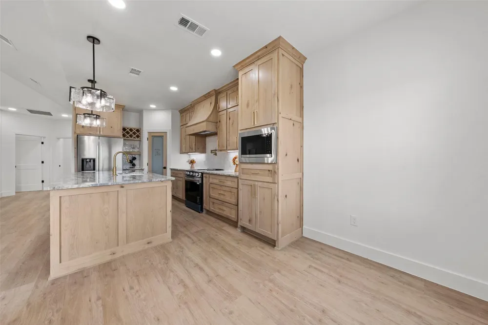 300 Johnson Street McGregor, TX 76657