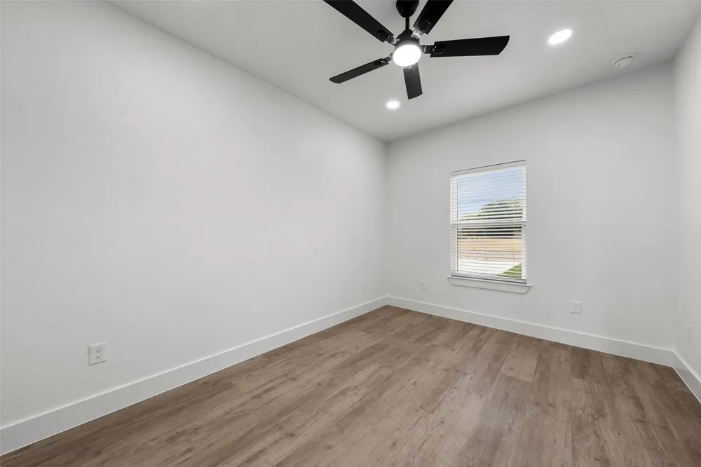 300 Johnson Street McGregor, TX 76657