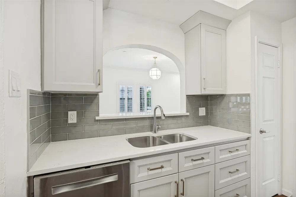 8610 Turtle Creek Boulevard ##212 Dallas, TX 75225