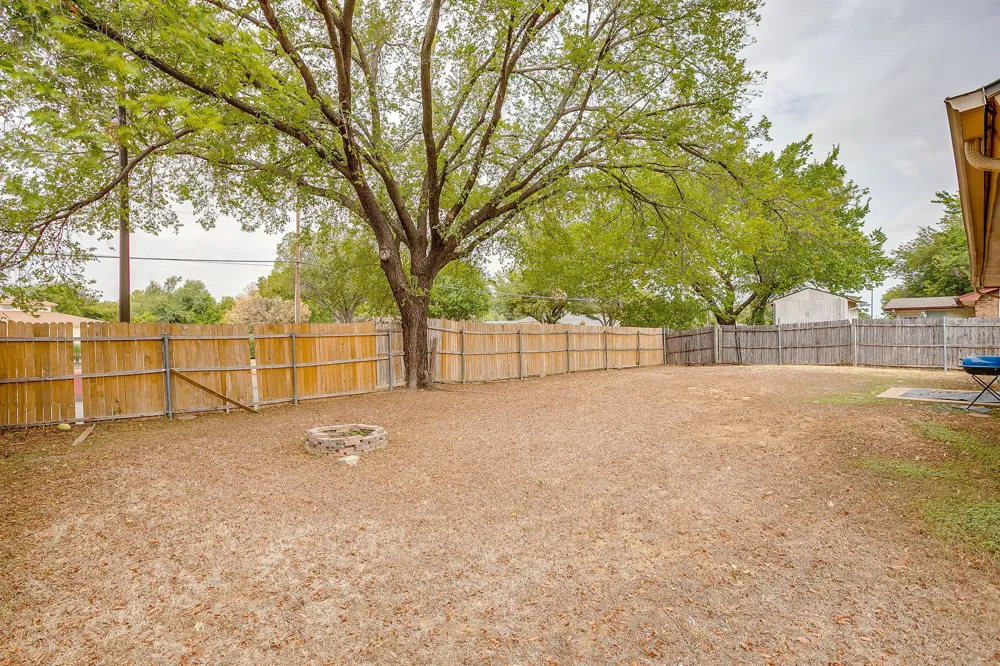 2610 Casa Blanca Court Arlington, TX 76015