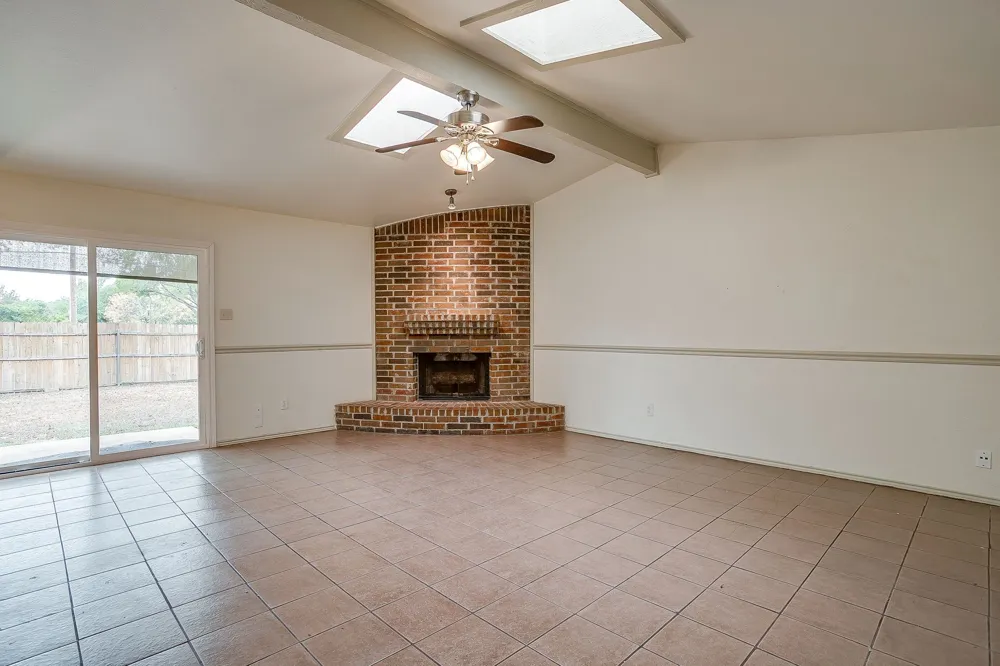 2610 Casa Blanca Court Arlington, TX 76015
