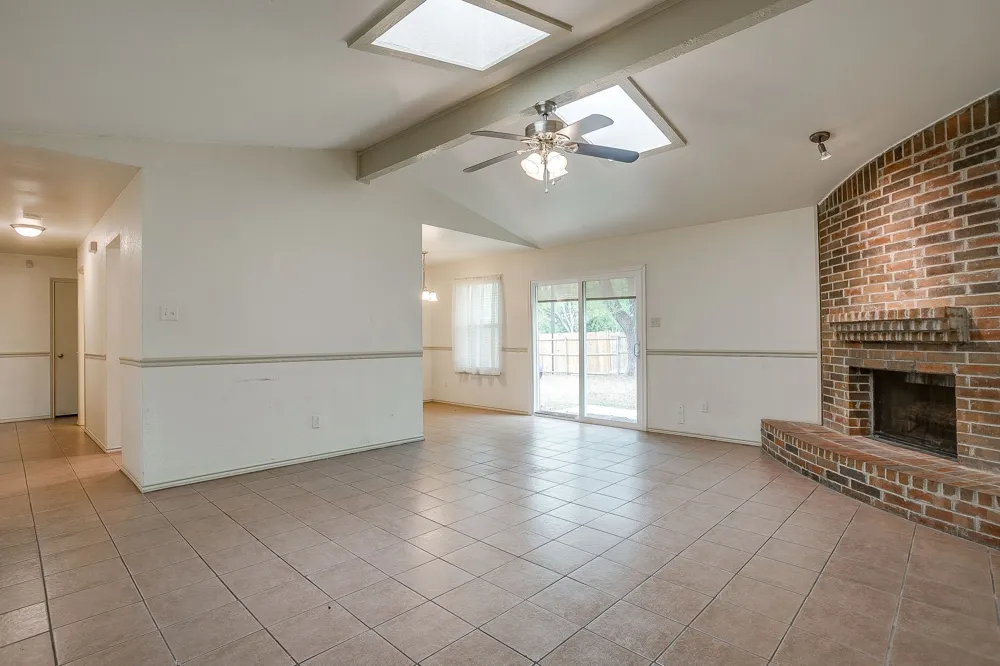 2610 Casa Blanca Court Arlington, TX 76015