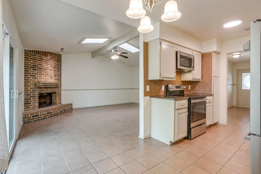 2610 Casa Blanca Court Arlington, TX 76015
