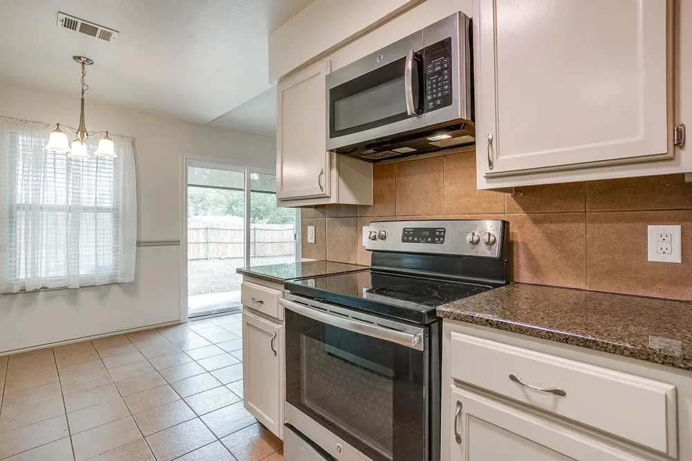 2610 Casa Blanca Court Arlington, TX 76015