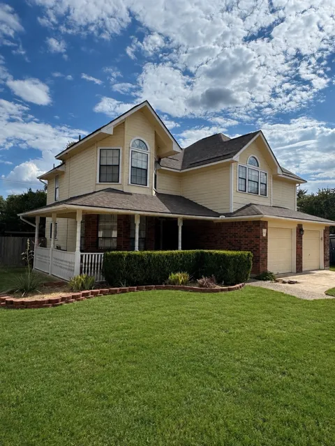 602 River Crest
