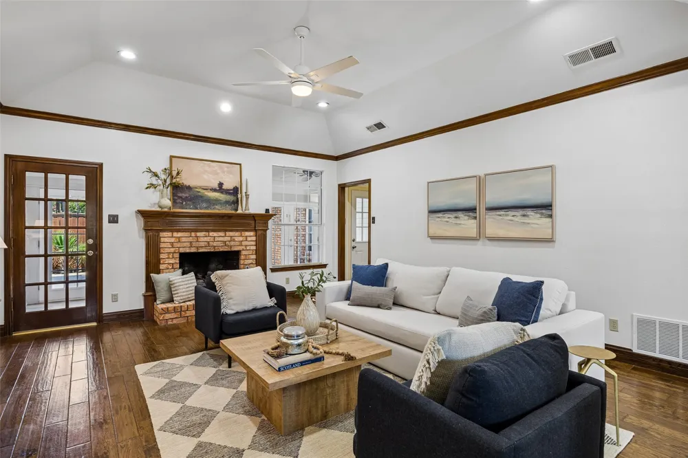 5905 Indian Hills Drive Garland, TX 75044