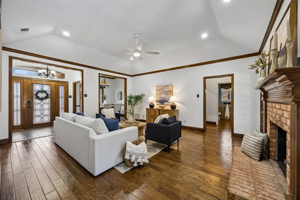 5905 Indian Hills Drive Garland, TX 75044