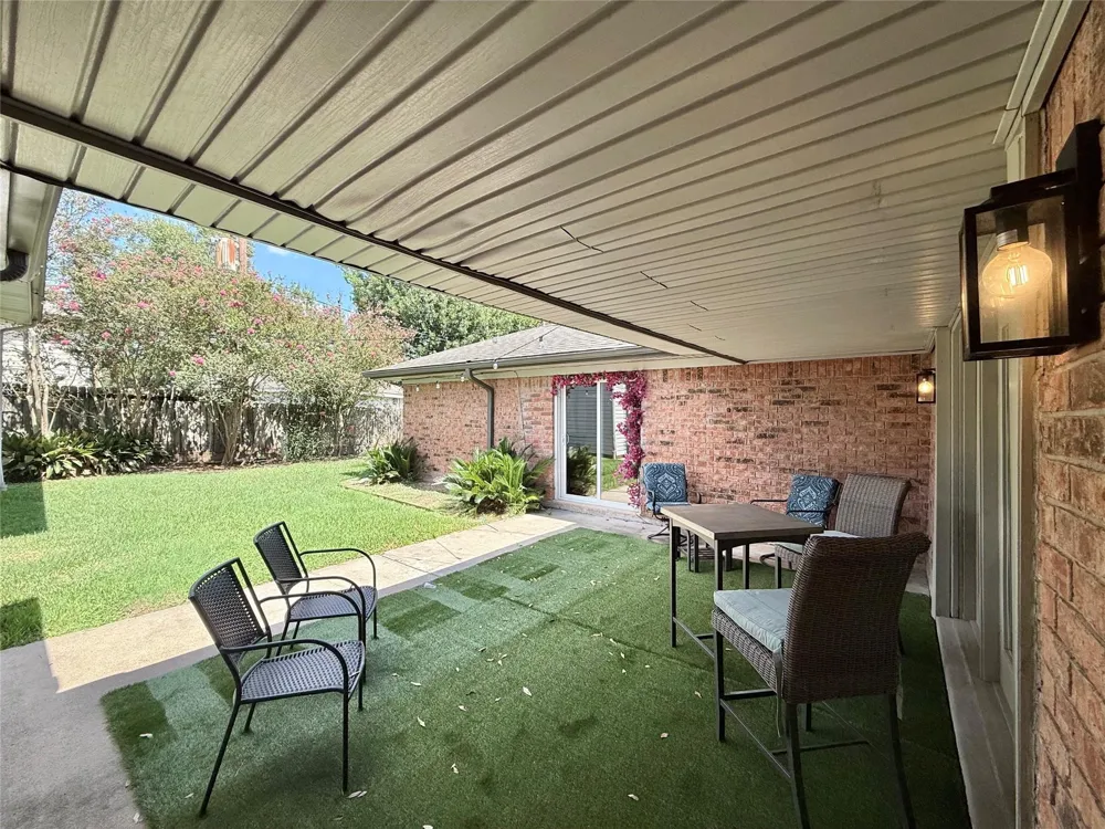 5638 Grape Street Houston, TX 77096