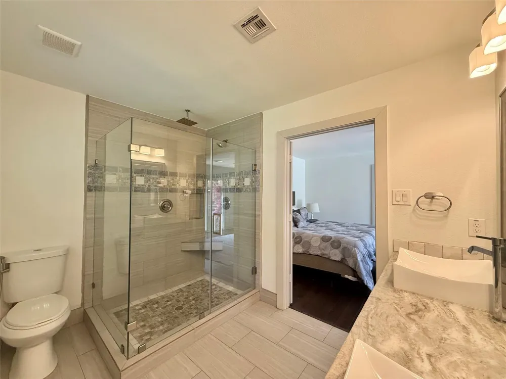 5638 Grape Street Houston, TX 77096