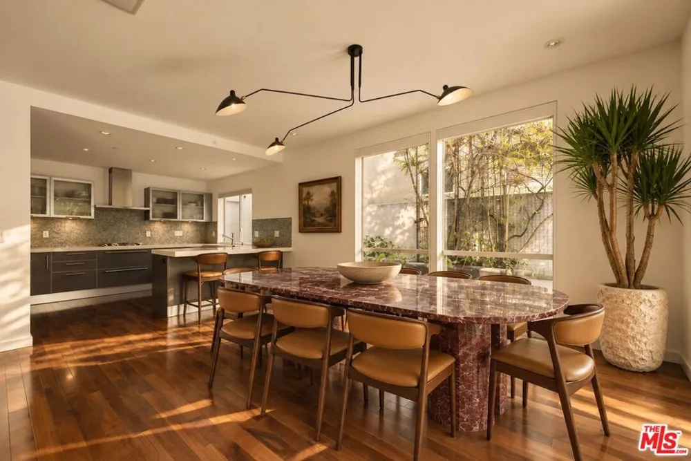 928 Croft Avenue #102 Los Angeles, CA 90069
