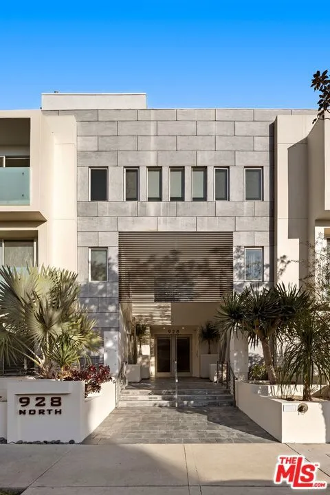 928 Croft Avenue #102 Los Angeles, CA 90069