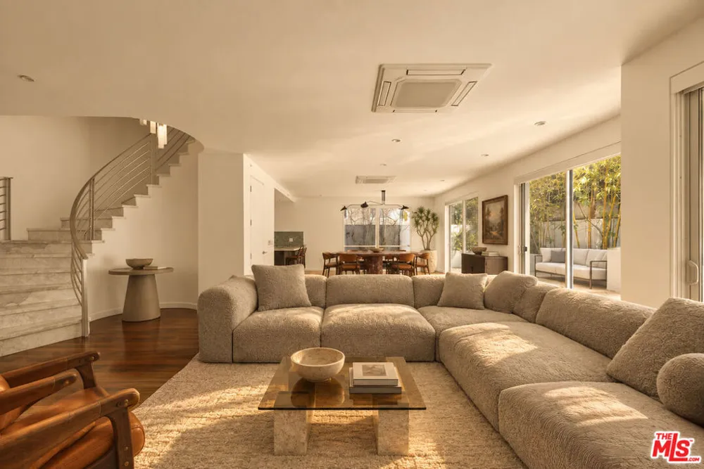 928 Croft Avenue #102 Los Angeles, CA 90069