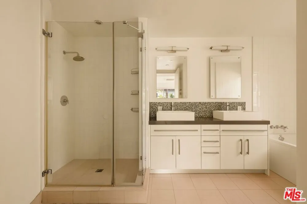 928 Croft Avenue #102 Los Angeles, CA 90069