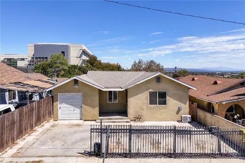 826 Geraghty Avenue