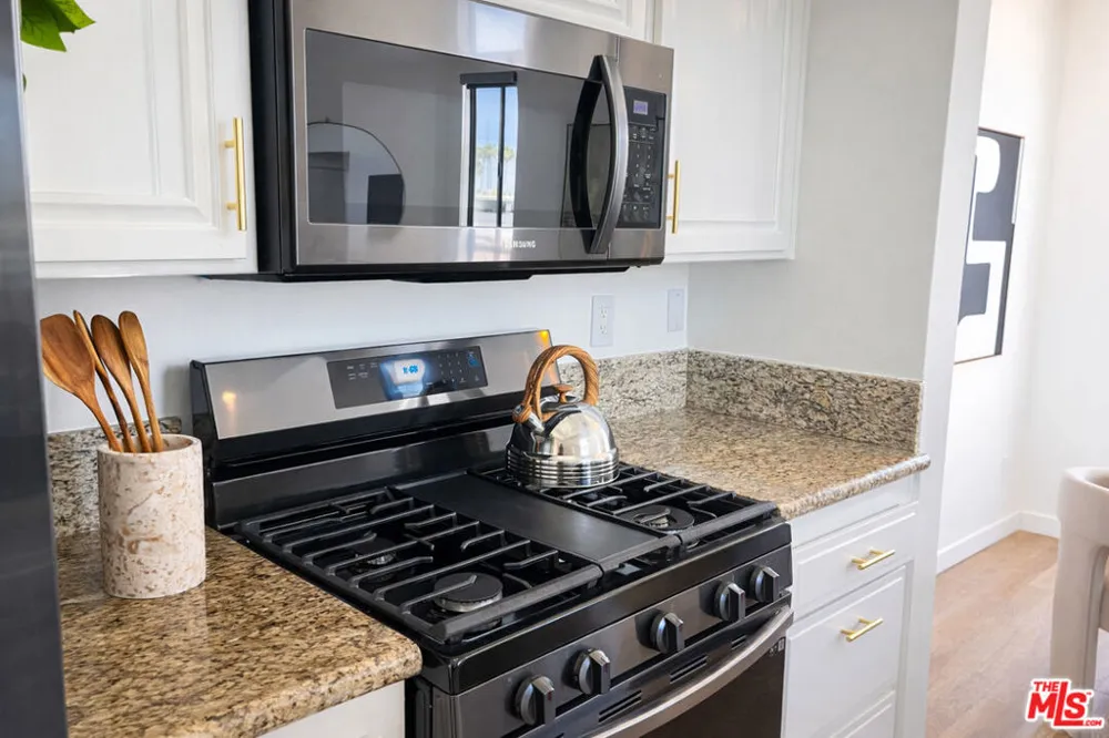 13920 Moorpark Street #308 Sherman Oaks, CA 91423