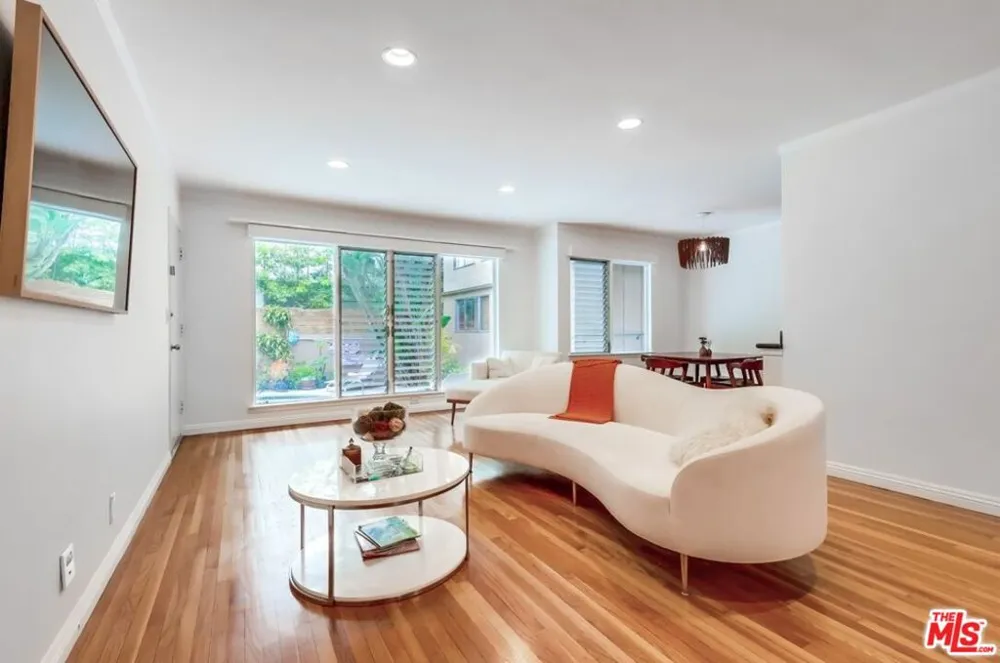 1275 Havenhurst Drive #4 West Hollywood, CA 90046