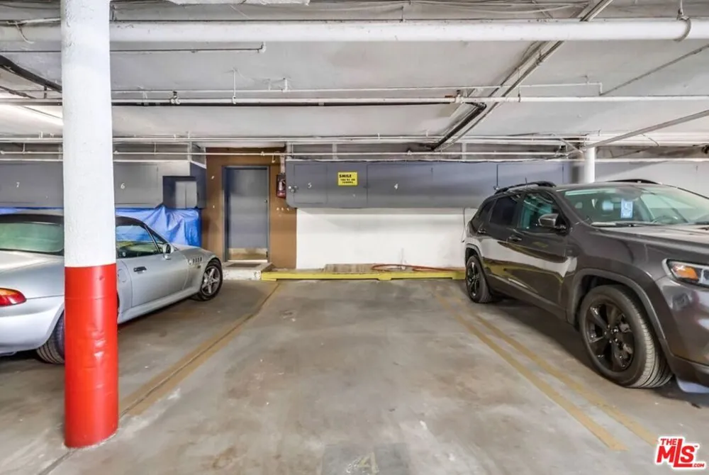 1275 Havenhurst Drive #4 West Hollywood, CA 90046