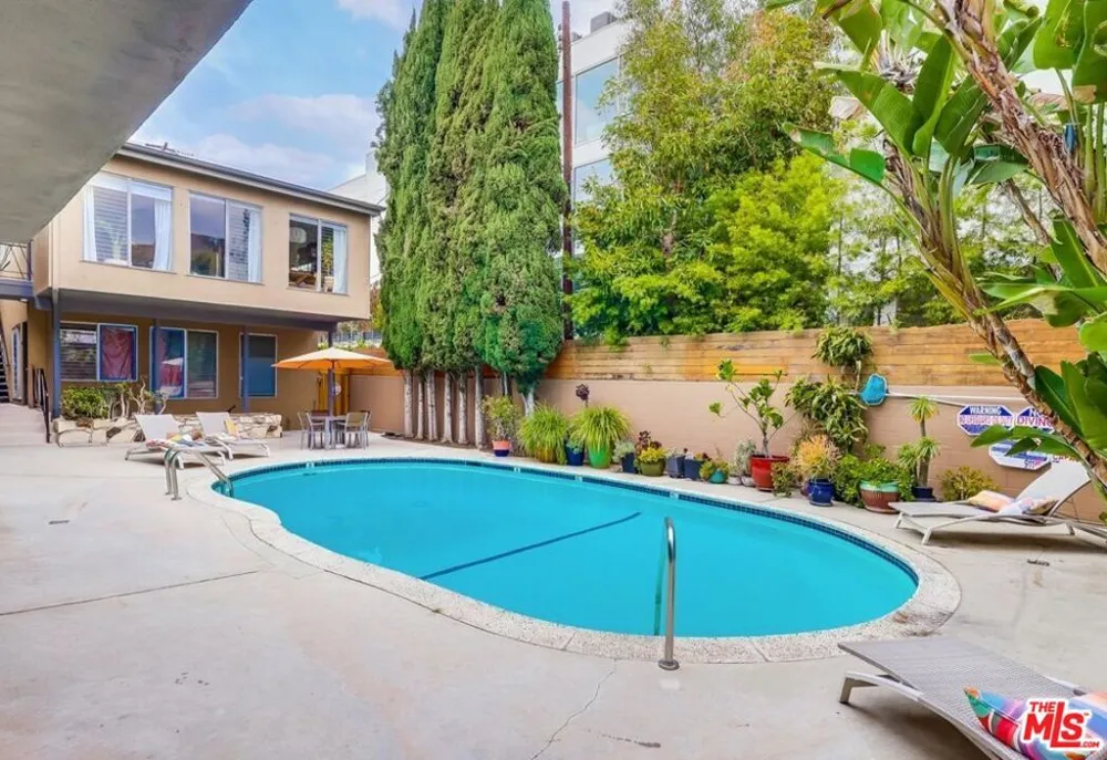 1275 Havenhurst Drive #4 West Hollywood, CA 90046