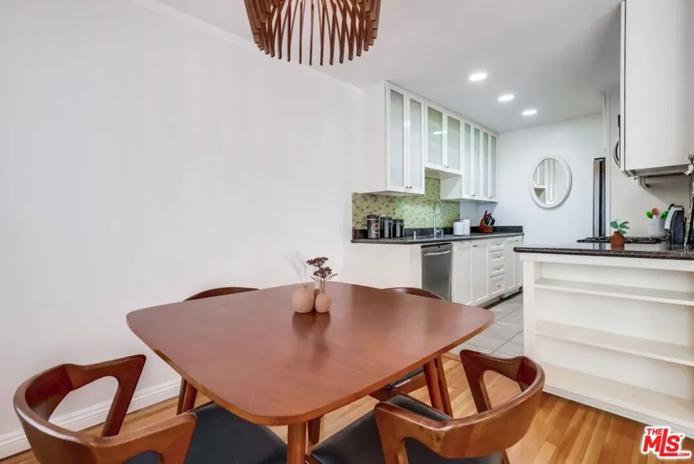 1275 Havenhurst Drive #4 West Hollywood, CA 90046