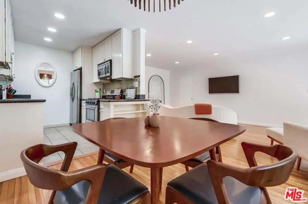 1275 Havenhurst Drive #4 West Hollywood, CA 90046