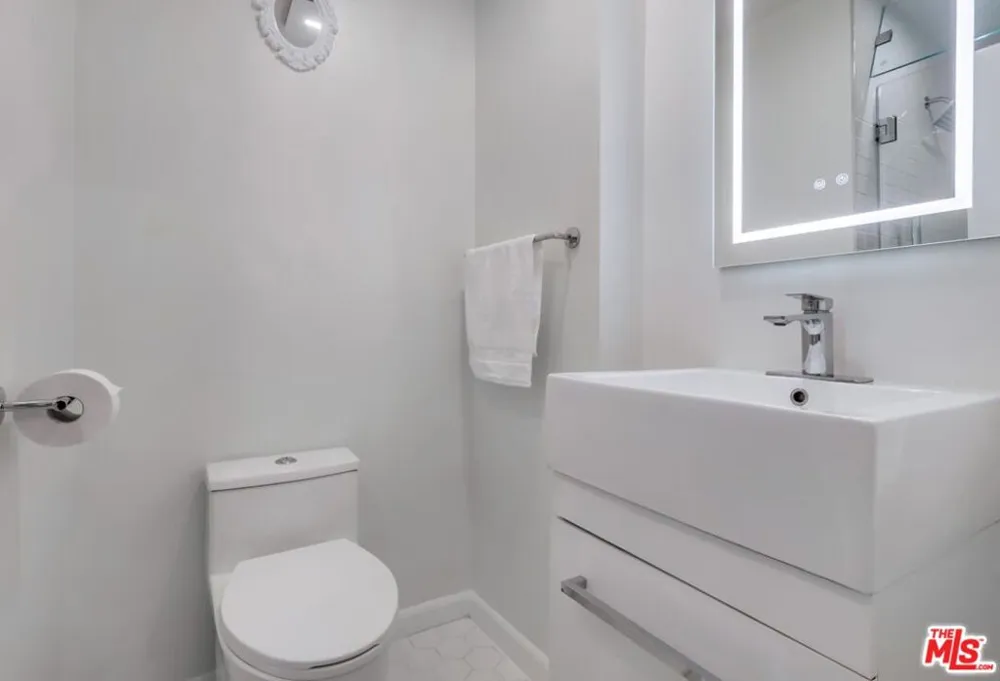 1275 Havenhurst Drive #4 West Hollywood, CA 90046