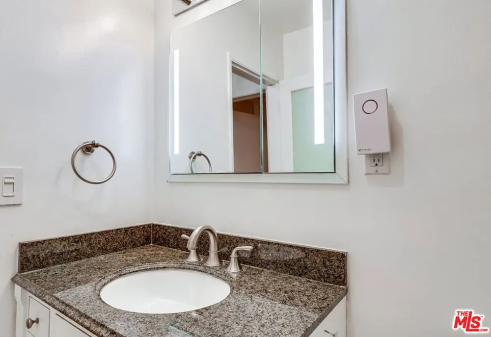 1275 Havenhurst Drive #4 West Hollywood, CA 90046