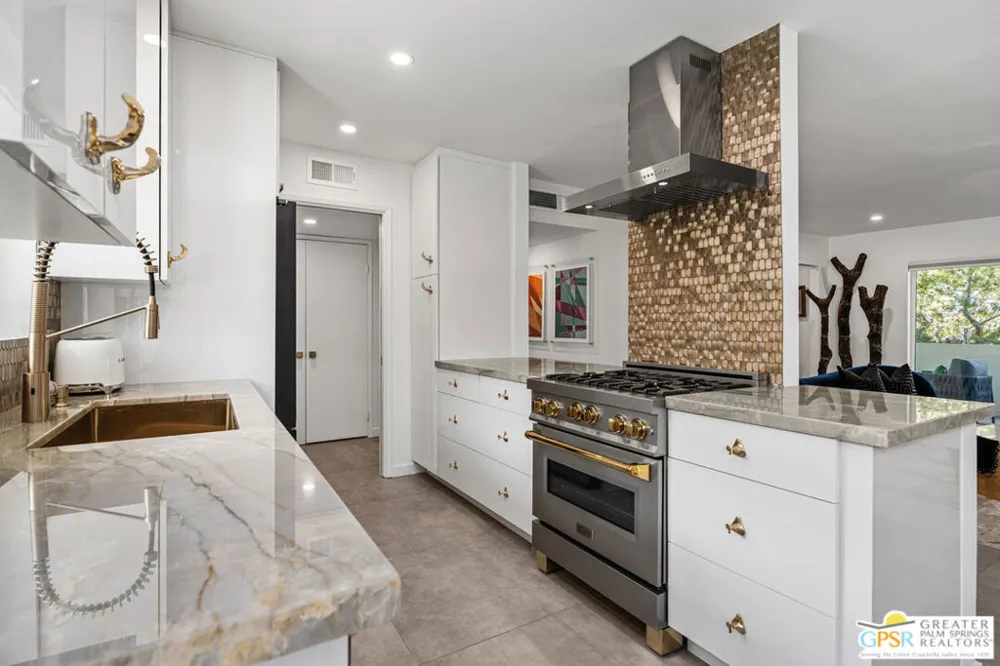 2300 S Palm Canyon Drive #31 Palm Springs, CA 92264