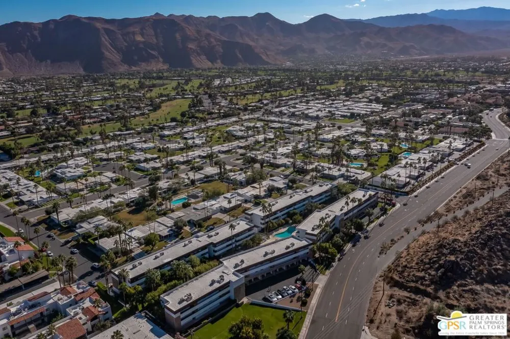 2300 S Palm Canyon Drive #31 Palm Springs, CA 92264